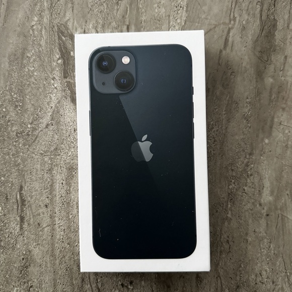 iPhone 13 128gb (Midnight Blue) Excellent Condition (88% Battery Health) - Picture 1 of 5